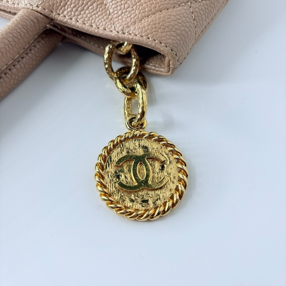 CHANEL Matelasse Medallion Cocomark Tote Bag Beige Caviar Skin - Picture 13 of 16